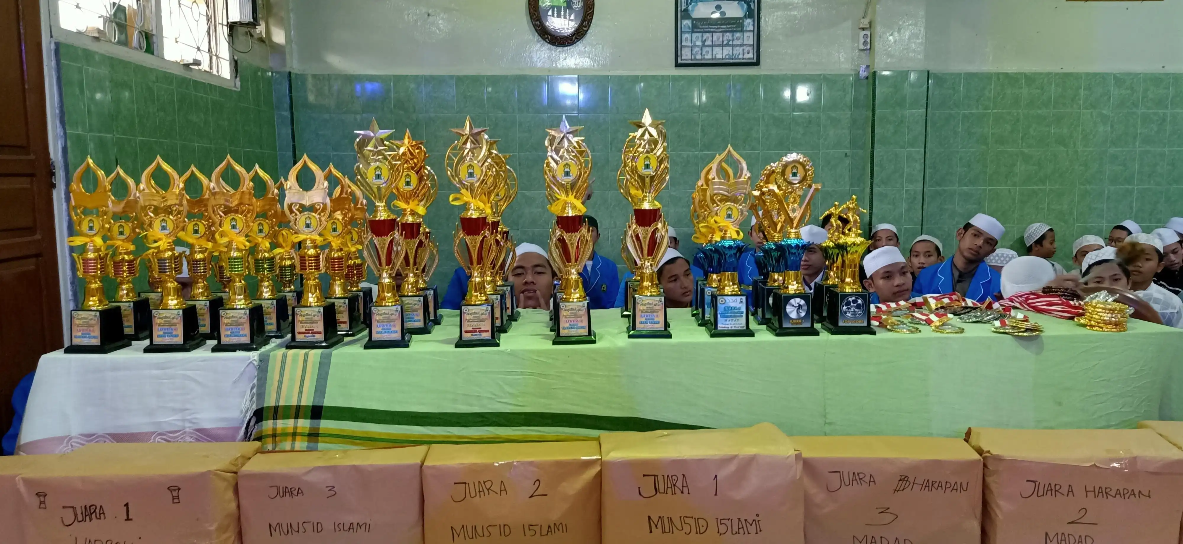 Pembagian Hadiah 18